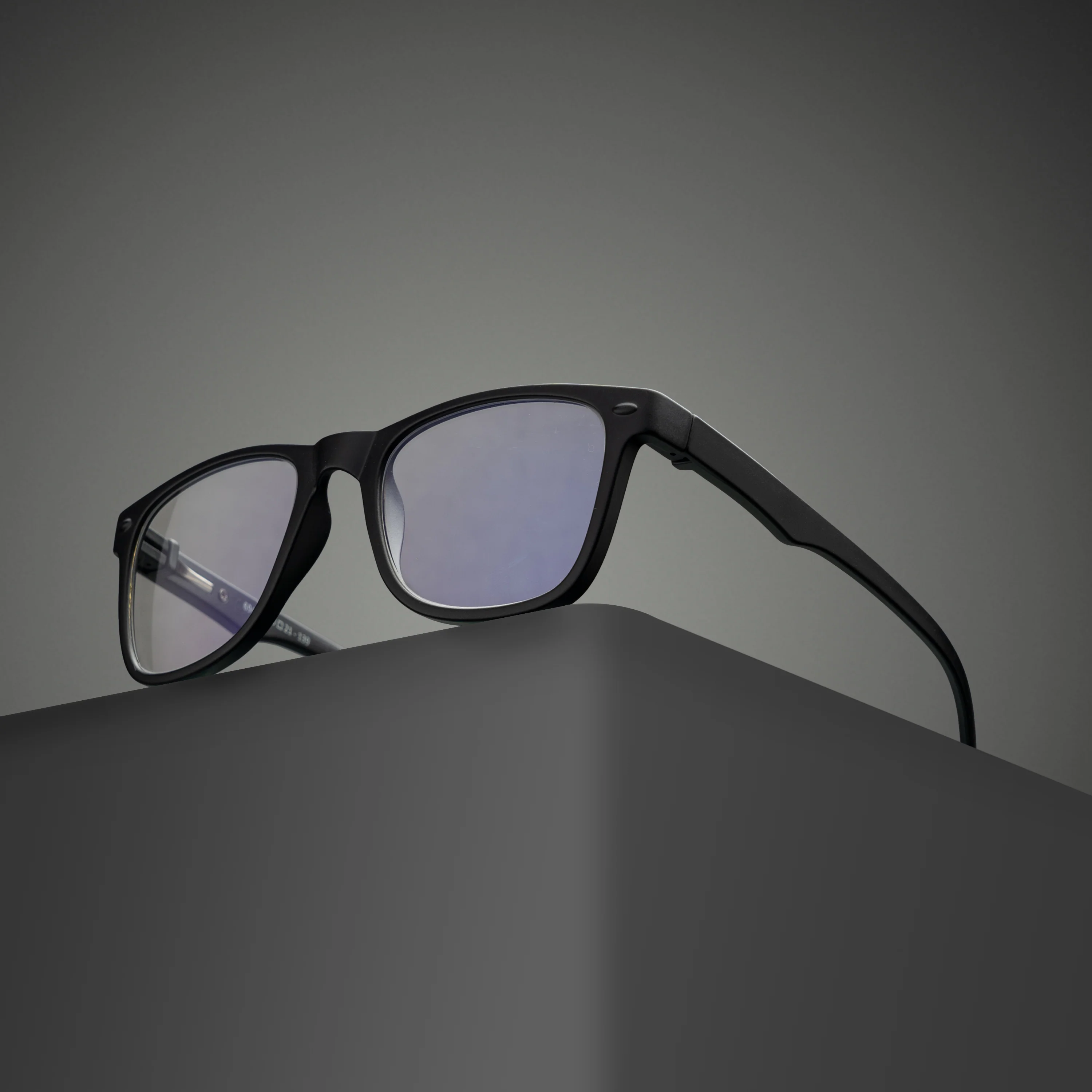 CR WAY Matt  black frame screen glass