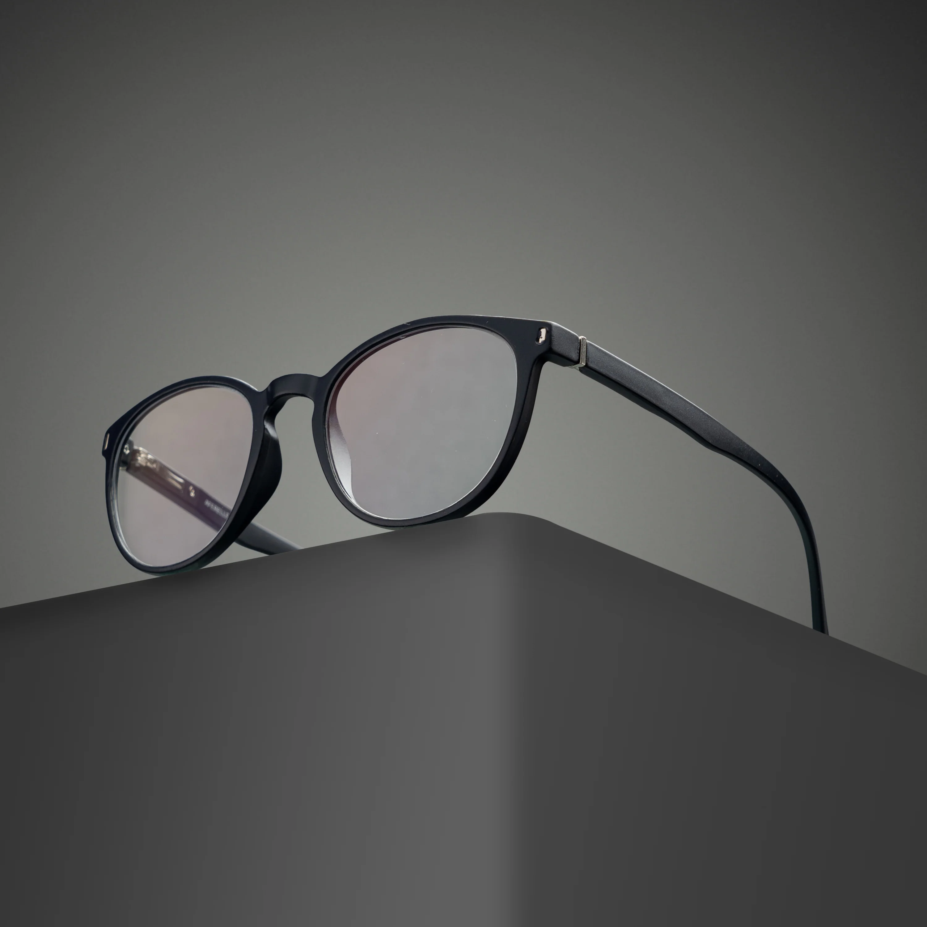 Round Navy 6942  frame screenglass